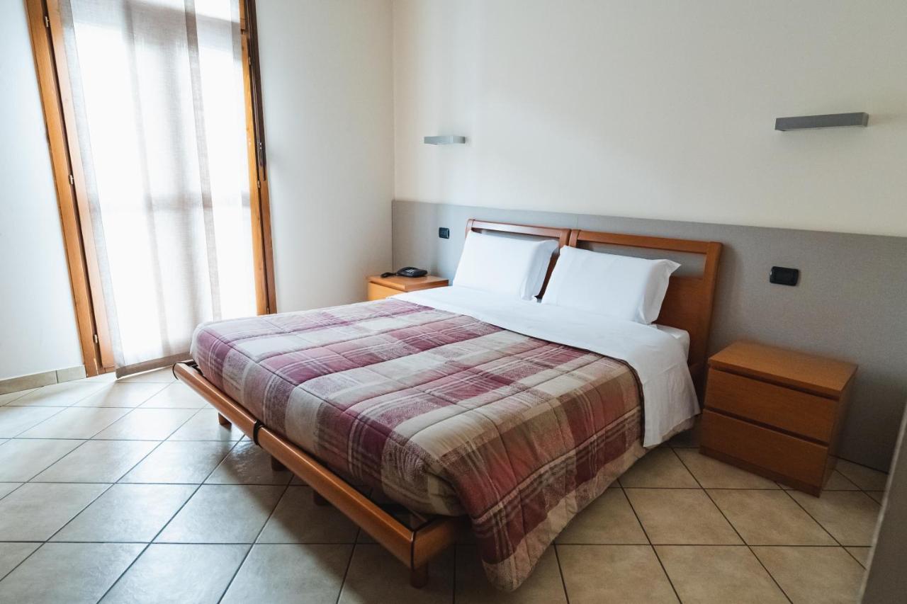 Parini Hotel Bosisio Parini Eksteriør billede
