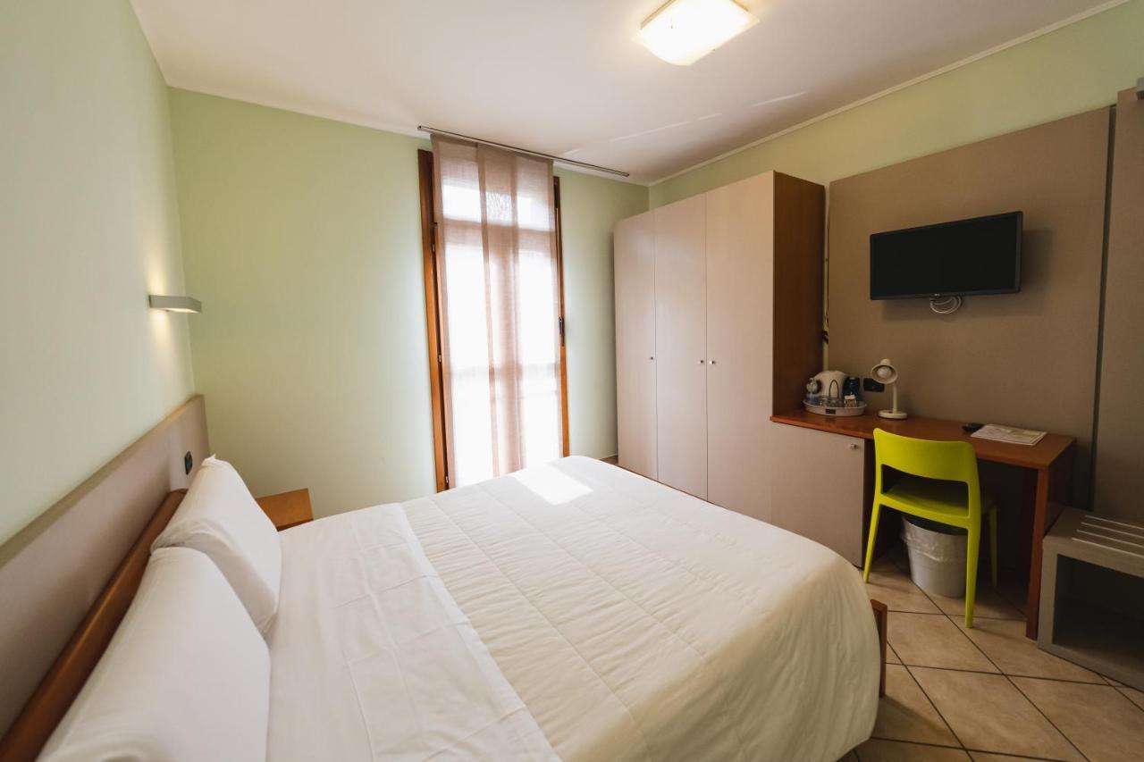 Parini Hotel Bosisio Parini Eksteriør billede